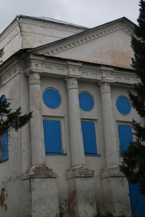 Церковь Воздвижения Креста Господня (Бориса и Глеба), Солигалич (Солигаличский район, Костромская область). архитектурные детали, Часть портика и колоннады