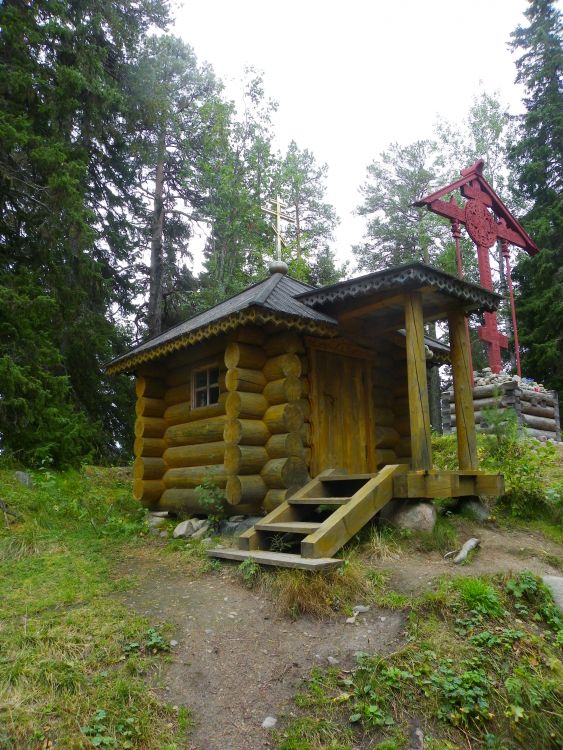 Соловецкие острова. Спасо-Преображенский Соловецкий монастырь. Вознесенский скит. Часовня Новомучеников и исповедников Церкви Русской. фасады