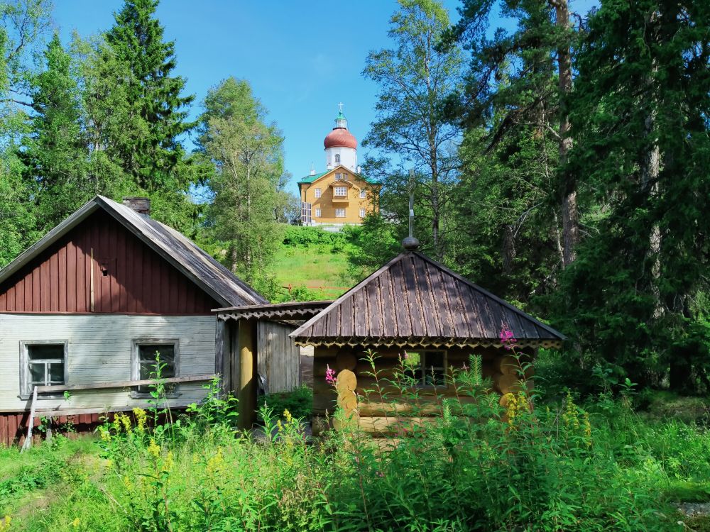 Соловецкие острова. Спасо-Преображенский Соловецкий монастырь. Вознесенский скит. Часовня Новомучеников и исповедников Церкви Русской. фасады