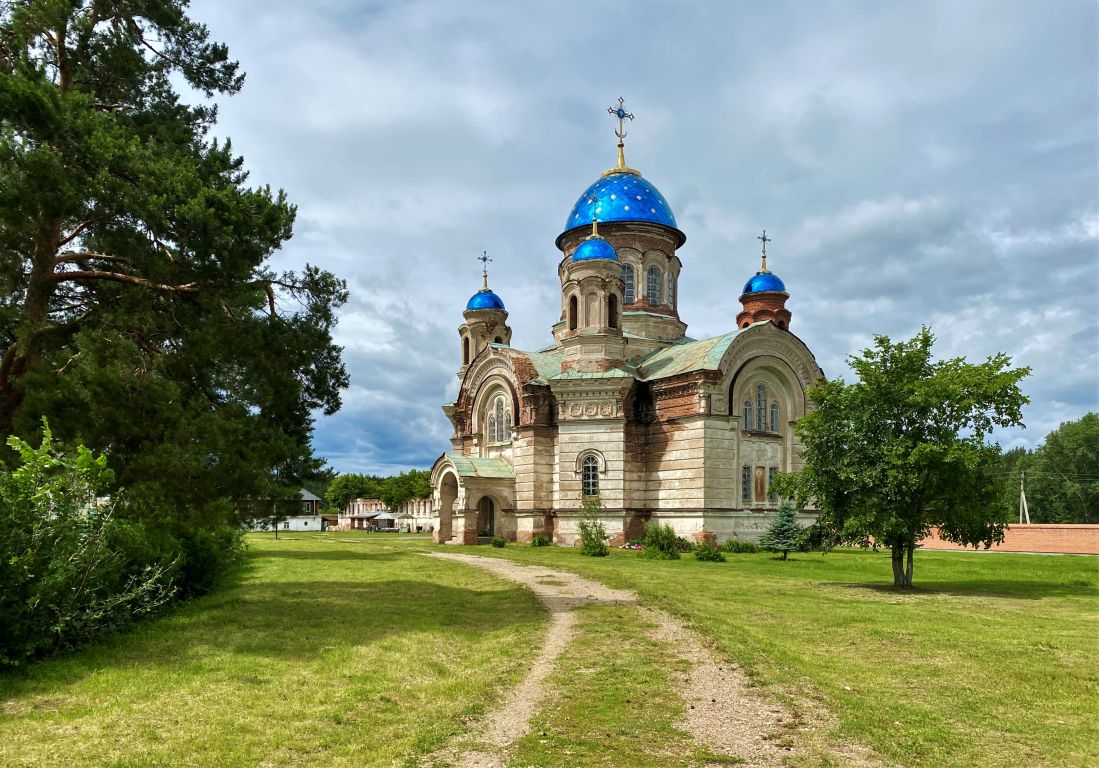 Верхтеченский Троицкий женский монастырь. Церковь Николая Чудотворца, Верхняя Теча (Катайский район, Курганская область). общий вид в ландшафте, Вид с востока