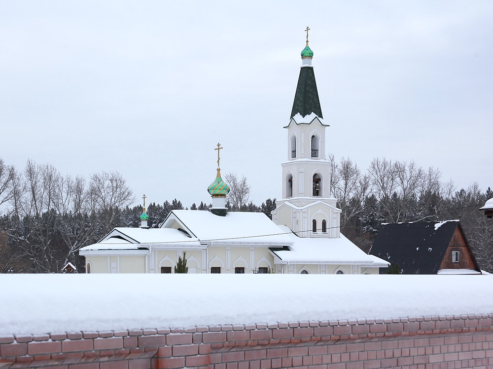 Верхняя Теча. Верхтеченский Троицкий женский монастырь. Церковь Троицы Живоначальной. фасады