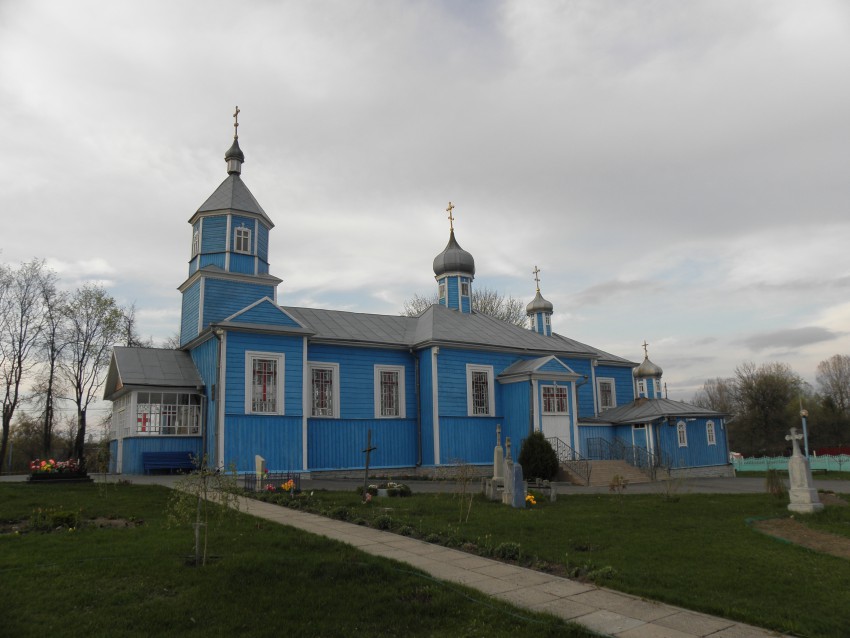 Кобрин. Церковь Петра и Павла. фасады