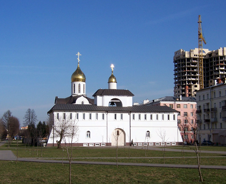 Церковь Владимира равноапостольного (крестильная), Балашиха (Балашихинский городской округ и г. Реутов, Московская область). общий вид в ландшафте