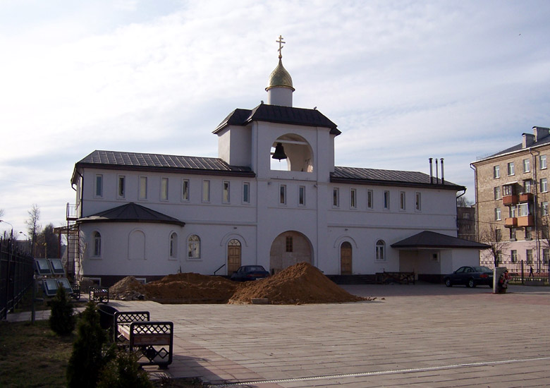 Церковь Владимира равноапостольного (крестильная), Балашиха (Балашихинский городской округ и г. Реутов, Московская область). фасады, Крестильный храм св. Владимира с колокольней
