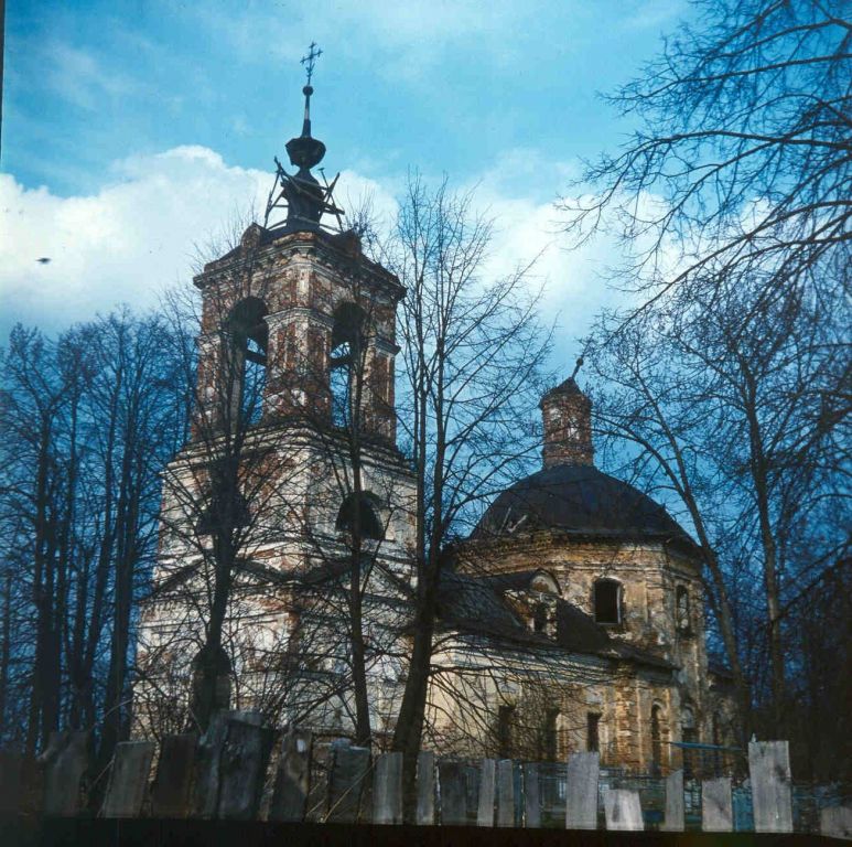 Церковь Вознесения Господня, Алексейцево (Тутаевский район, Ярославская область). фасады, 1990
