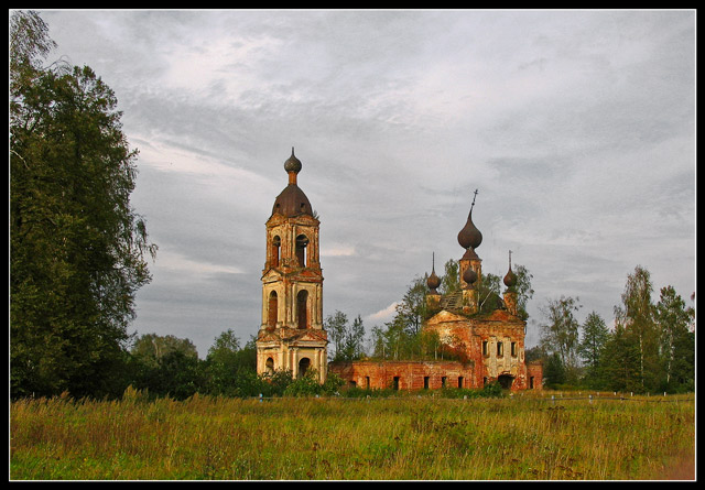 Церковь Сретения Господня, Резанино (Ярославский район, Ярославская область). общий вид в ландшафте