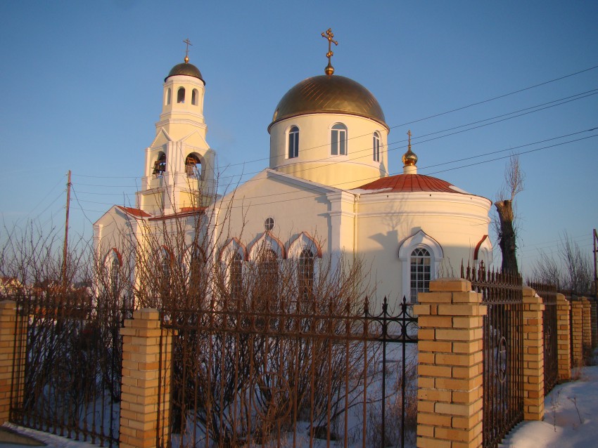 Косулино. Церковь Флора и Лавра. общий вид в ландшафте