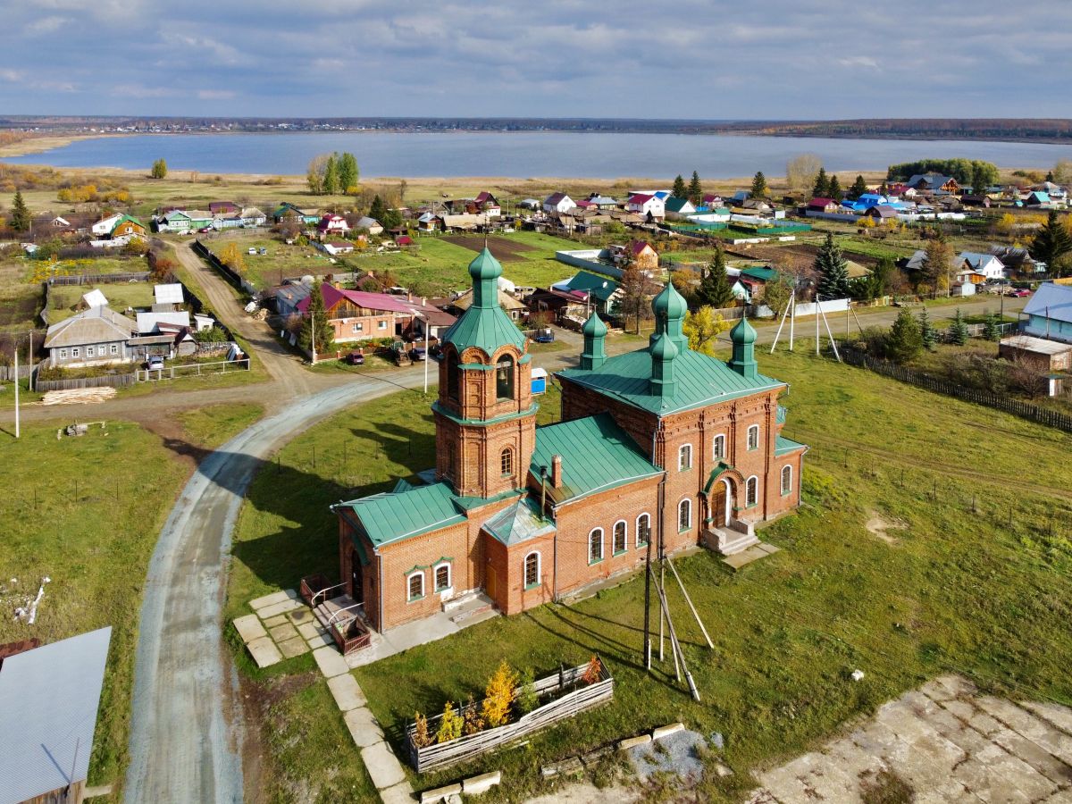 Церковь Илии Пророка, Клеопино (Каслинский район, Челябинская область). общий вид в ландшафте, Вид с ЮЗ