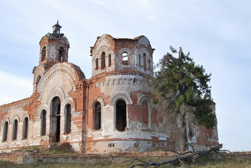 Церковь Покрова Пресвятой Богородицы, Булзи (Каслинский район, Челябинская область). архитектурные детали