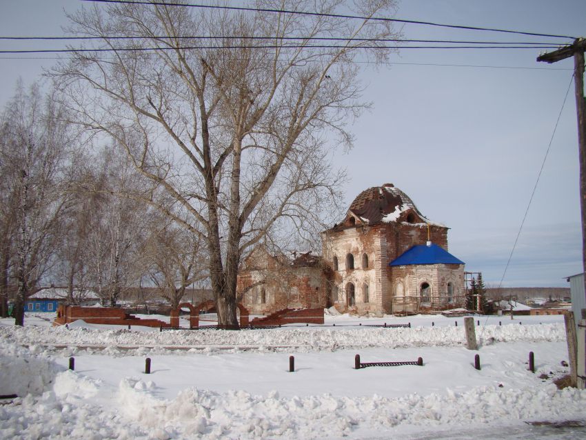Багаряк. Церковь Вознесения Господня. общий вид в ландшафте, Вид со стороны главной площади села.