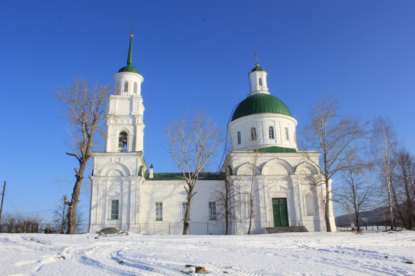 Черноисточинск. Церковь Петра и Павла. общий вид в ландшафте