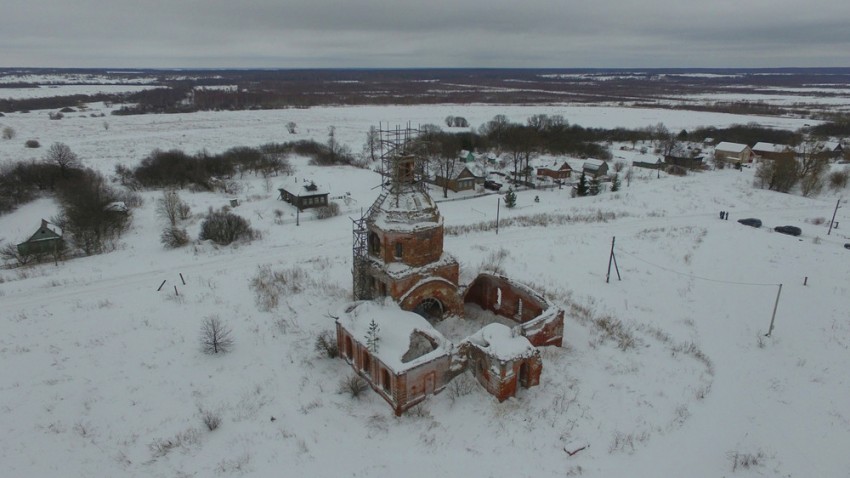 Давыдово. Церковь Воскресения Словущего. общий вид в ландшафте