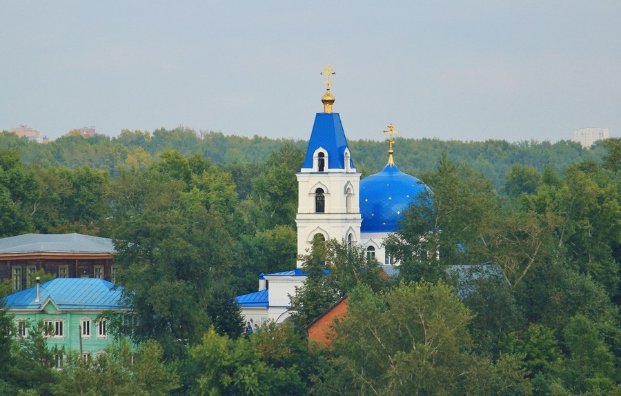 Церковь Троицы Живоначальной, Томск (Томск, город, Томская область). общий вид в ландшафте, Вид со смотровой площадки Музея истории Томска
