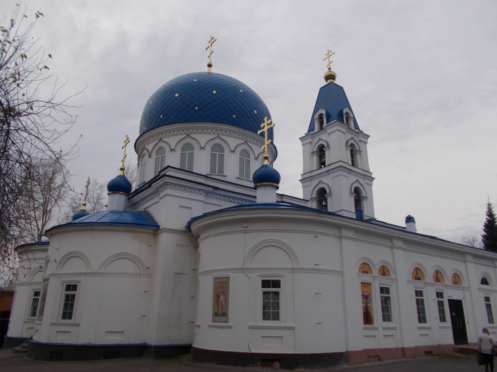 Томск. Церковь Троицы Живоначальной. фасады