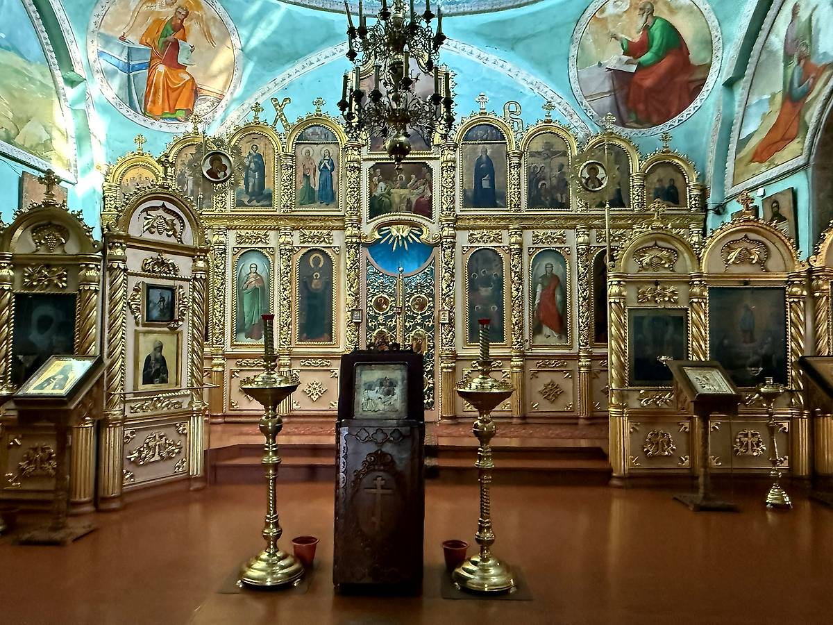 Центральный придел Святой Троицы, интерьер и убранство. Церковь Троицы Живоначальной, Томск (Томск, город, Томская область)