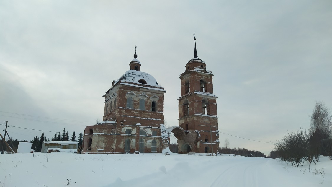 Церковь Илии Пророка, Смолинское (Каменский район (Каменский ГО), Свердловская область). общий вид в ландшафте