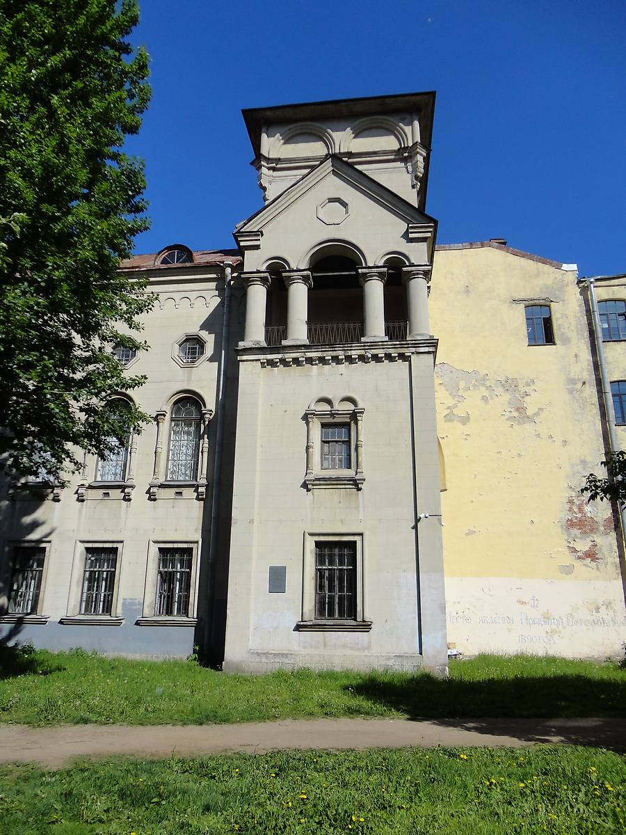 фасады. Церковь иконы Божией Матери "Всех скорбящих Радость" при Приюте Братства во имя Царицы Небесной, Петроградский район (Санкт-Петербург, г. Санкт-Петербург)