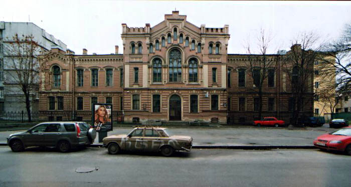 Центральный район. Церковь Петра и Павла при Императорском коммерческом училище. общий вид в ландшафте