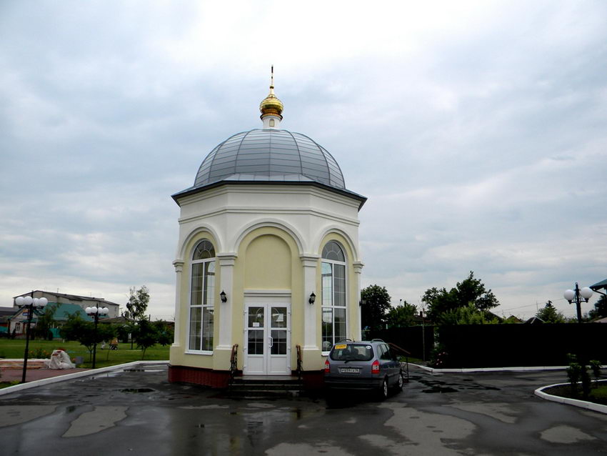 Церковь Перенесения мощей Александра Невского в Санкт-Петербург, Россошь (Россошанский район, Воронежская область). дополнительная информация, Храмовый комплекс