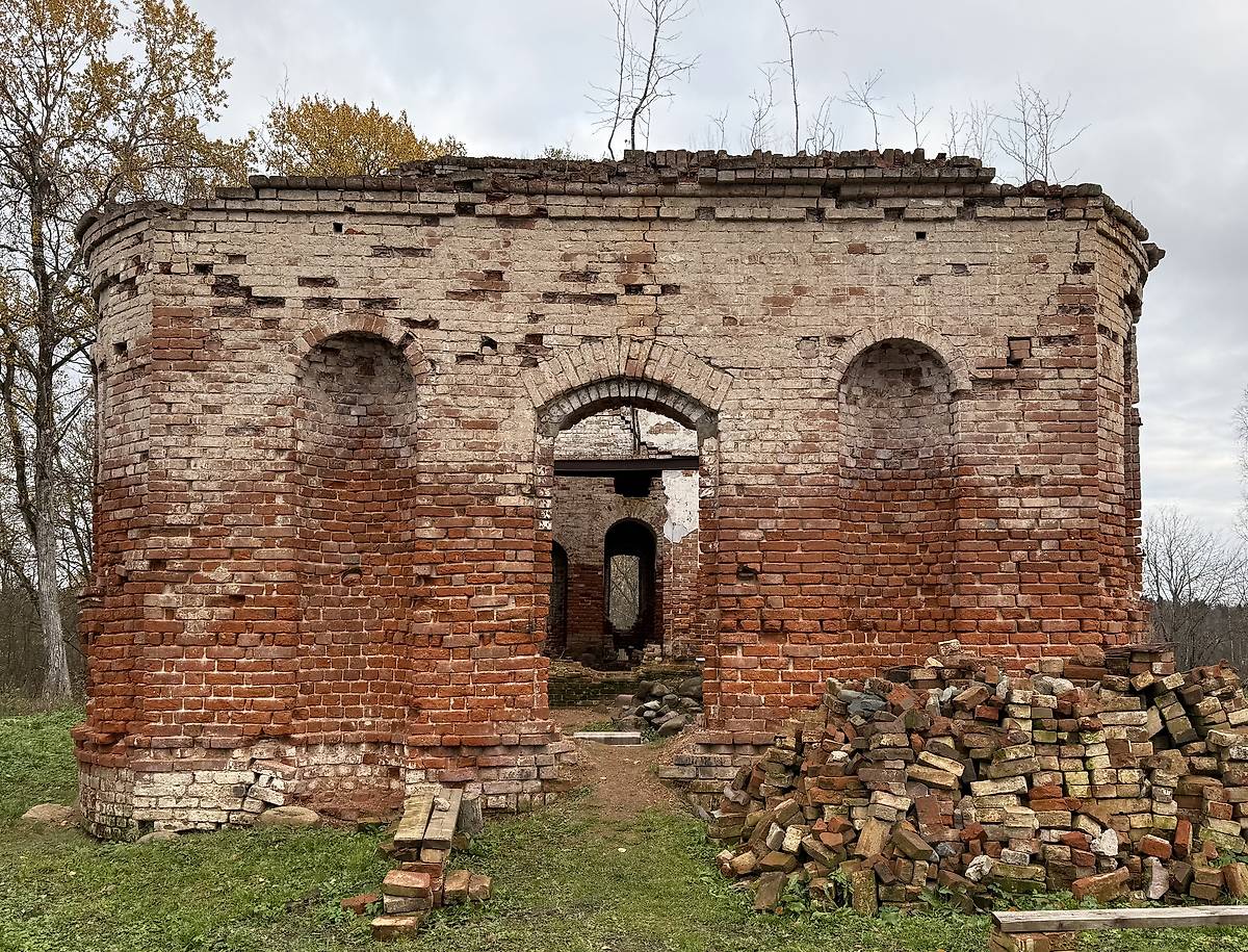 Вид с запада, архитектурные детали. Церковь Михаила Архангела, Ильинское (МО Югское) (Череповецкий район, Вологодская область)