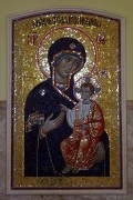 Серпухов. Высоцкий монастырь. Церковь Трех Святителей в колокольне