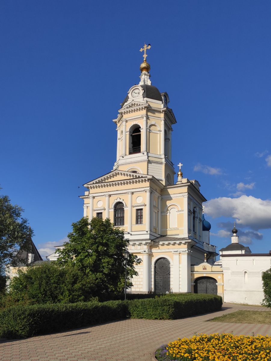 Высоцкий монастырь. Церковь Трех Святителей в колокольне, Серпухов (Серпуховский городской округ и гг. Протвино, Пущино, Московская область). фасады
