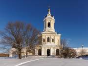 Высоцкий монастырь. Церковь Трех Святителей в колокольне, , Серпухов, Серпуховский городской округ и гг. Протвино, Пущино, Московская область