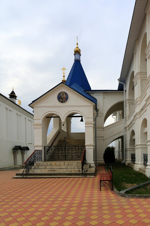 Высоцкий монастырь. Собор Зачатия Праведной Анны, Серпухов (Серпуховский городской округ и гг. Протвино, Пущино, Московская область). архитектурные детали