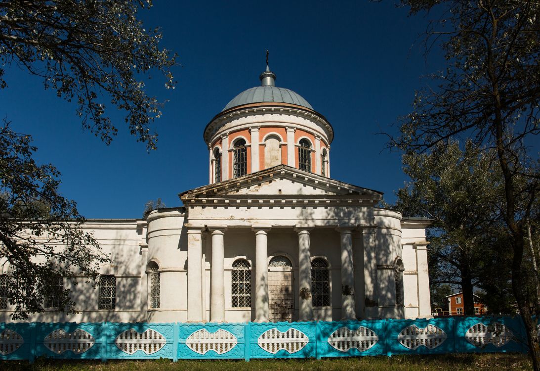 Церковь Трех Святителей, Россошь (Репьёвский район, Воронежская область). фасады