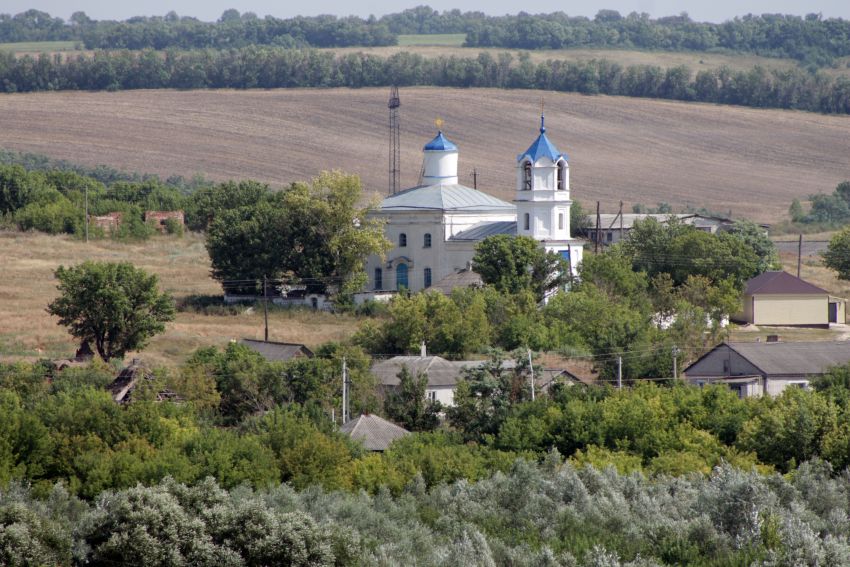 Церковь Спаса Нерукотворного  Образа, Ближняя Полубянка (Острогожский район, Воронежская область). общий вид в ландшафте