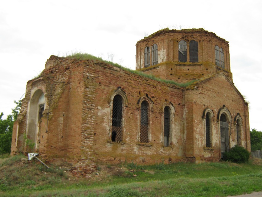 Криница. Церковь Троицы Живоначальной. общий вид в ландшафте