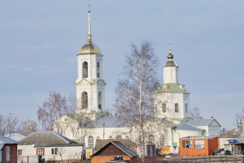 Острогожск. Церковь Чуда Михаила Архангела на Песках. общий вид в ландшафте