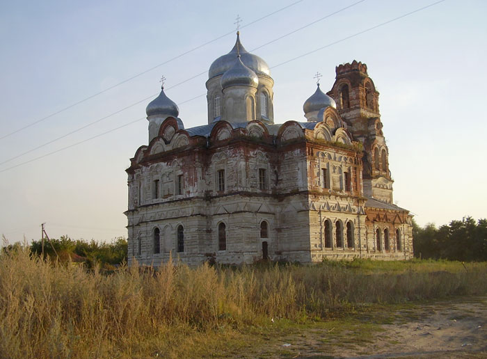 Церковь Чуда Михаила Архангела, Средний Карачан (Грибановский район, Воронежская область). общий вид в ландшафте