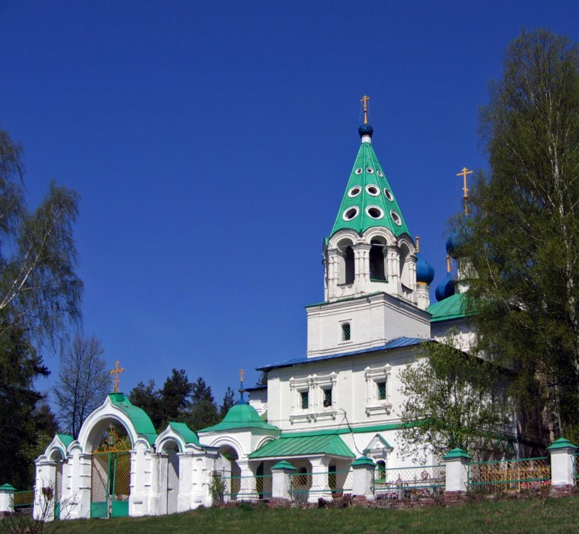 Дивная Гора. Церковь Троицы Живоначальной. фасады