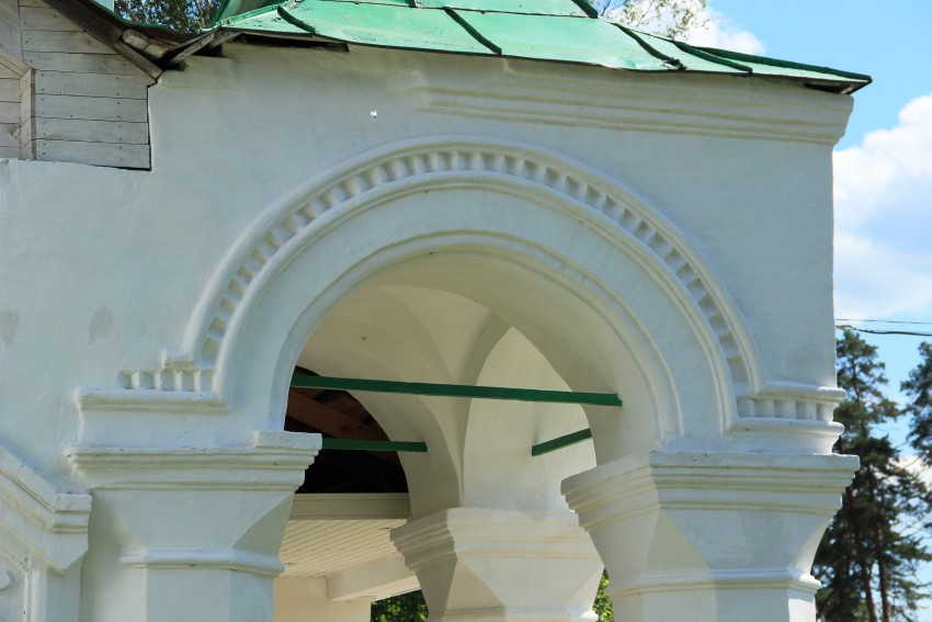 Церковь Троицы Живоначальной, Дивная Гора (Угличский район, Ярославская область). архитектурные детали