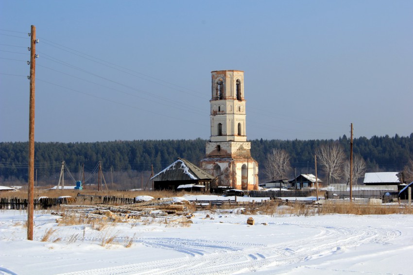 Церковь Троицы Живоначальной, Антоново (Артёмовский район (Артёмовский ГО), Свердловская область). общий вид в ландшафте