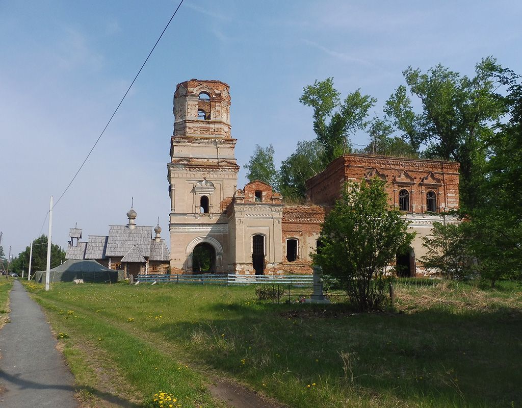 Церковь Иоанна Предтечи (старая), Анохинское (Ирбитский район (Ирбитское МО), Свердловская область). фасады, Два Иоанно-Предтеченских храма: старый и новый