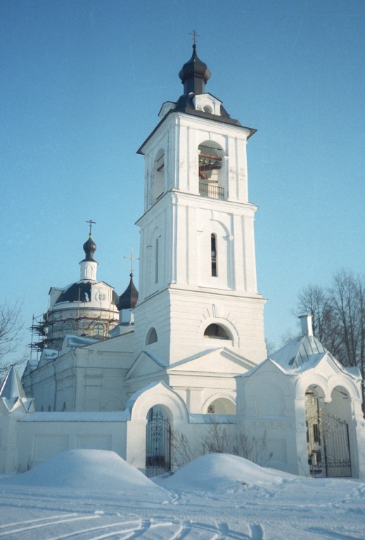 Церковь Троицы Живоначальной, Язвище (Волоколамский городской округ, Московская область). фасады