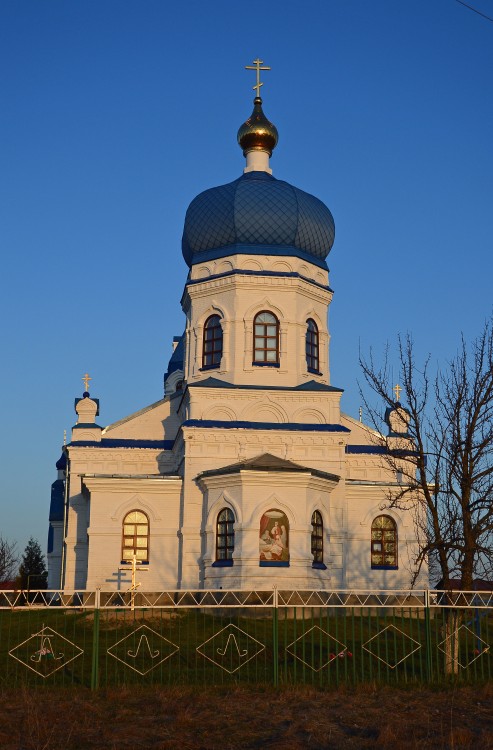 Самодуровка. Церковь Рождества Пресвятой Богородицы. фасады