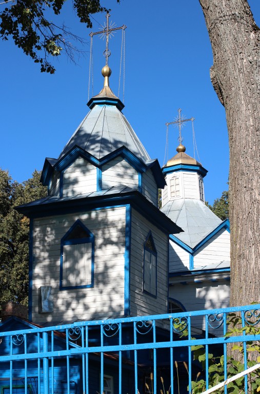 Церковь Троицы Живоначальной, Савостьяны (Погарский район, Брянская область). фасады