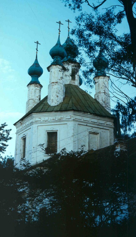 Зарницино (Калово). Церковь Введения во храм Пресвятой Богородицы. фасады