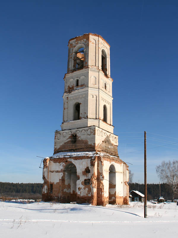 Церковь Троицы Живоначальной, Антоново (Артёмовский район (Артёмовский ГО), Свердловская область). общий вид в ландшафте