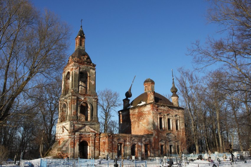 Брянцево (Петропавловский погост). Церковь Казанской иконы Божией Матери. общий вид в ландшафте