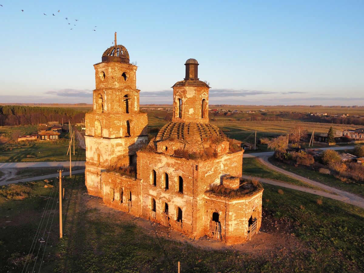 Церковь Петра и Павла, Нижнепетропавловское (Красноармейский район, Челябинская область). фасады, Вид с ЮВ