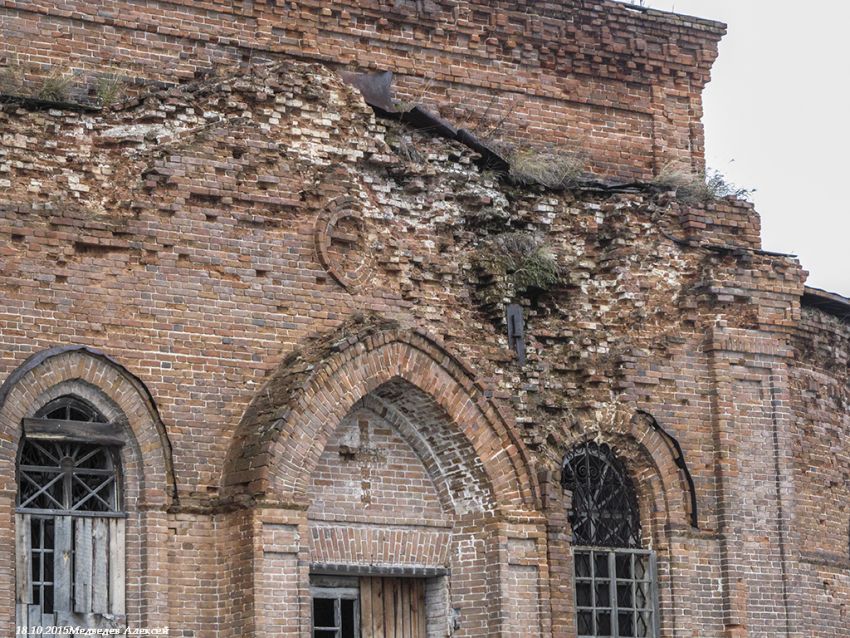 Церковь Вознесения Господня, Родники (Артёмовский район (Артёмовский ГО), Свердловская область). архитектурные детали