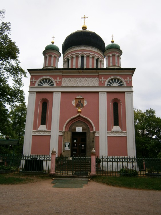 Потсдам. Церковь Александра Невского в Александровке. фасады