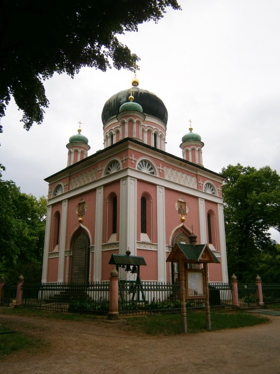 Церковь Александра Невского в Александровке, Потсдам (Германия, Прочие страны). общий вид в ландшафте