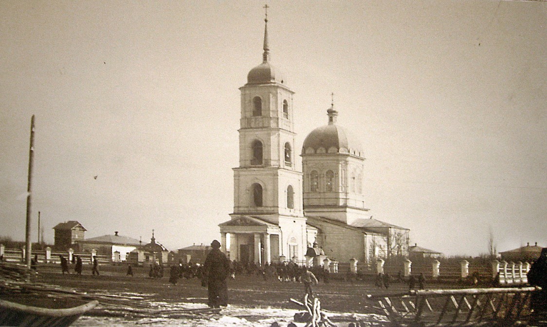 Энгельс (Покровск). Кафедральный собор Троицы Живоначальной. архивная фотография, 1890 год. с сайта http://oldsaratov.ru/photo/gubernia/16098