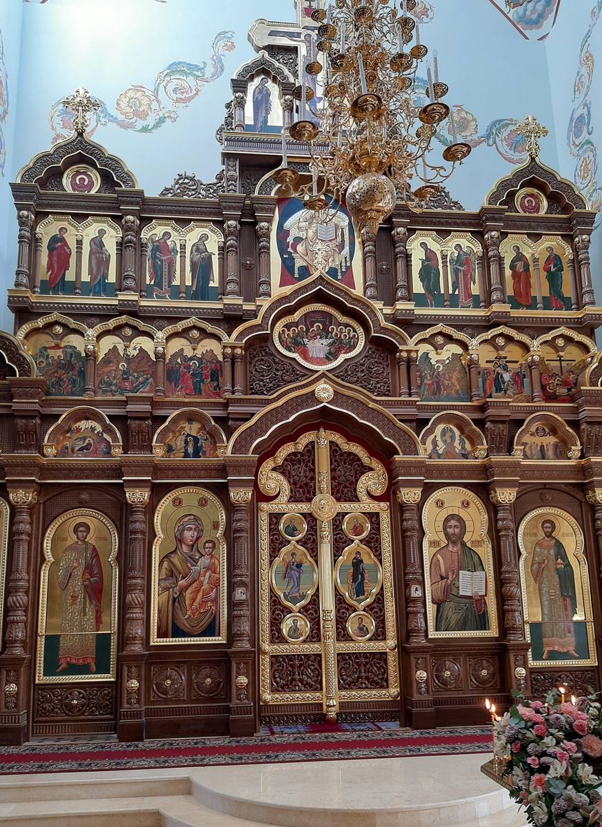 Кафедральный собор Троицы Живоначальной, Энгельс (Покровск) (Энгельсский район, Саратовская область). интерьер и убранство, Центральный иконостас