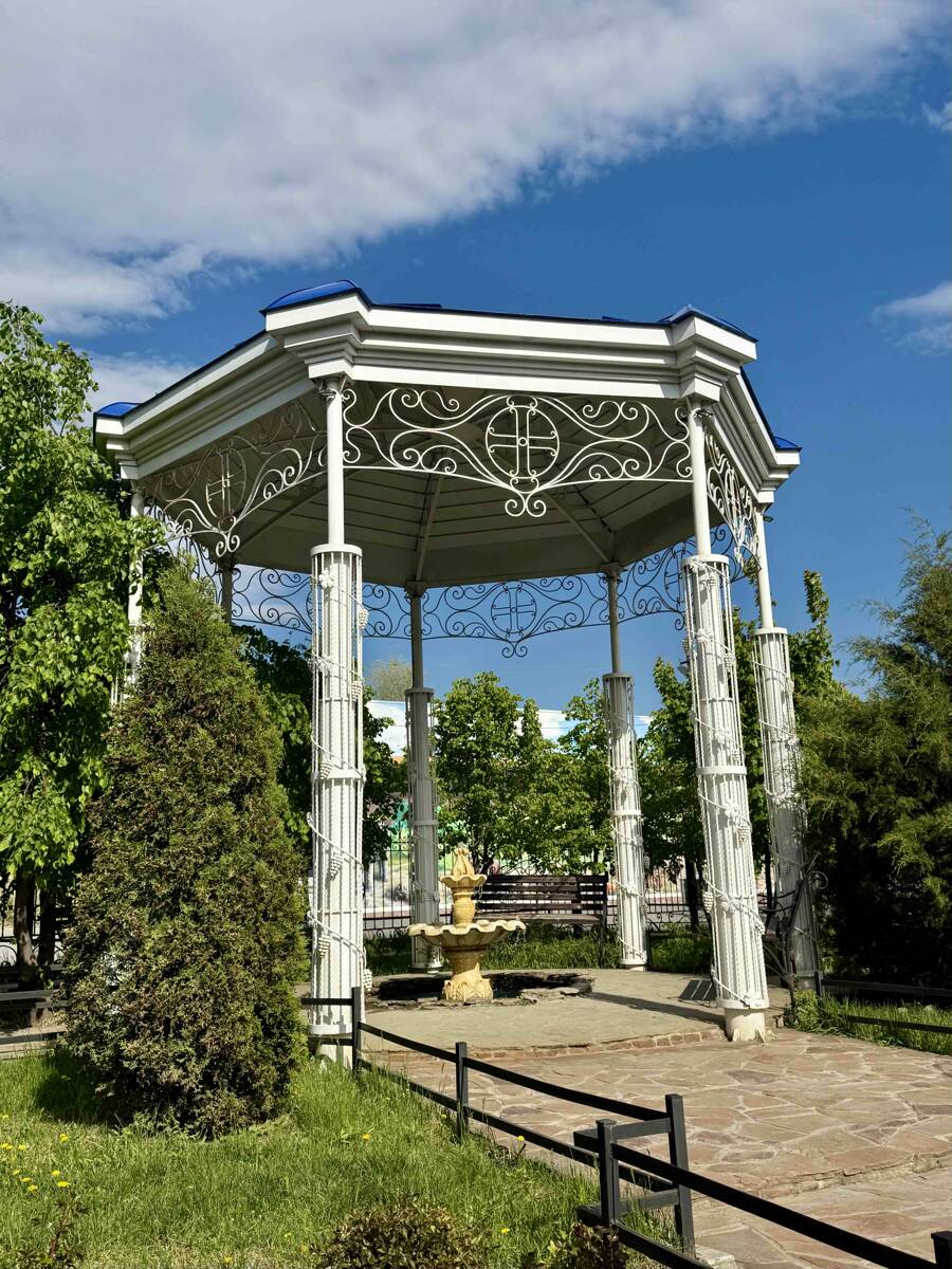 Церковь Покрова Пресвятой Богородицы, Энгельс (Покровск) (Энгельсский район, Саратовская область). общий вид в ландшафте